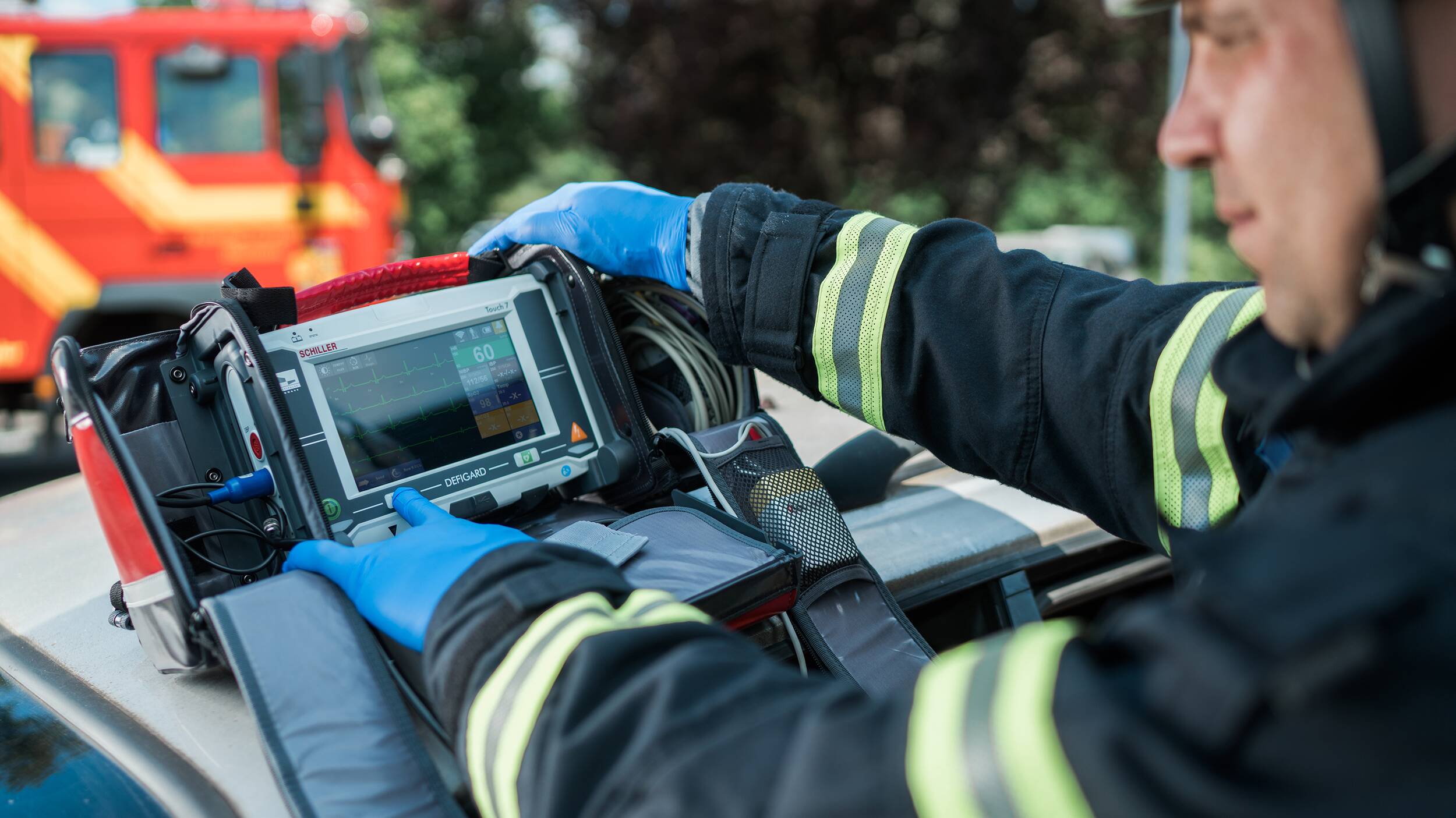 DEFIGARD Touch 7 | © SCHILLER Emergency monitor and defibrillator | © SCHILLER